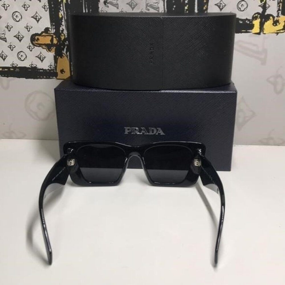 New Authentic Prada Chic Black Square Sunglasses SPR08Y 1AB-5S0 - Picture 10 of 12